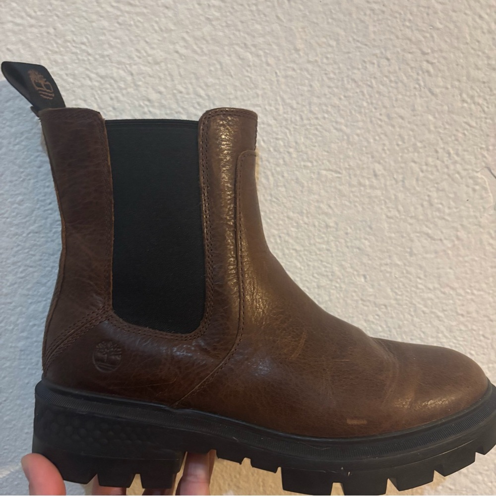 Timberland Brown Chelsea Boots Rugged Design
